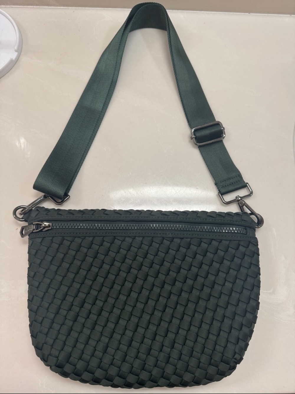 Sol and Selene ETHEREAL - WOVEN NEOPRENE CROSSBODY Hunter green